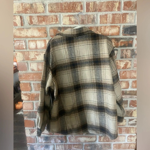 Time and tru women’s plaid shacket - Picture 3 of 7